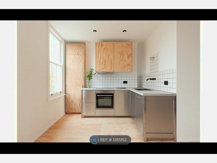 2 Bedroom Flat To Rent In Lyndhurst Way, London, SE15