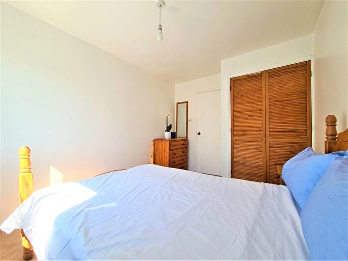 2 Bedroom Flat For Sale In Grange Road, Ealing, London, W5