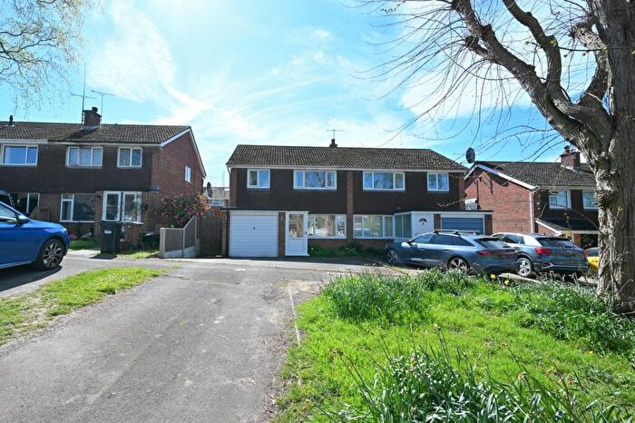 3 Bedroom Semi Detached House For Sale In Drake Close, Ringwood, BH24