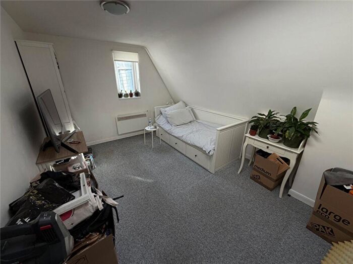 Flat To Rent In High Street, Sutton, SM1