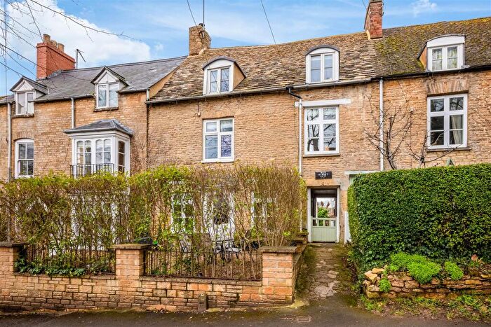 3 Bedroom Terraced House For Sale In New Street, Chipping Norton, OX7