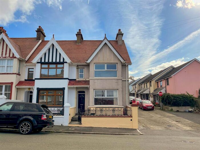 3 Bedroom End Of Terrace House To Rent In Dartmouth Street, Milford Haven, SA73