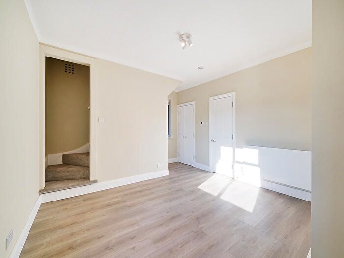 1 Bedroom Flat To Rent In Waynflete House, Union Street, London, London, SE1