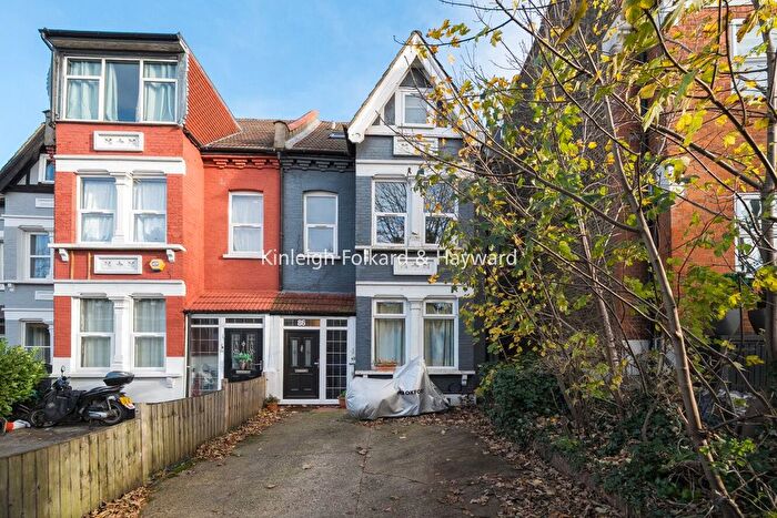 2 Bedroom Flat For Sale In Colney Hatch Lane, London, N10
