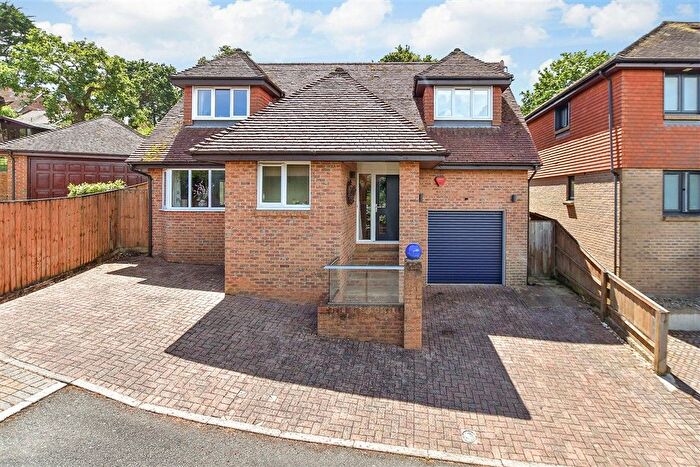 4 Bedroom Detached House For Sale In Egypt Copse, Cowes, Isle Of Wight, PO31