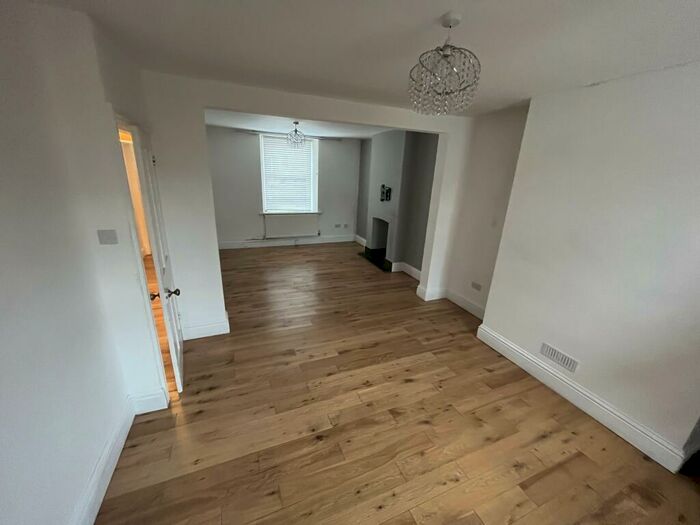 2 Bedroom Property To Rent In Stanhope Street, Abergavenny, NP7