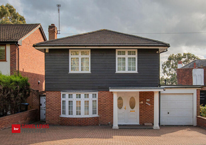 4 Bedroom Detached House For Sale In Traps Hill, Loughton, IG10