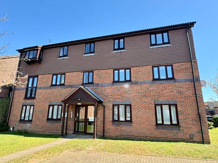 1 Bedroom Apartment For Sale In Woodfall Drive, Crayford, Dartford, Kent, DA1