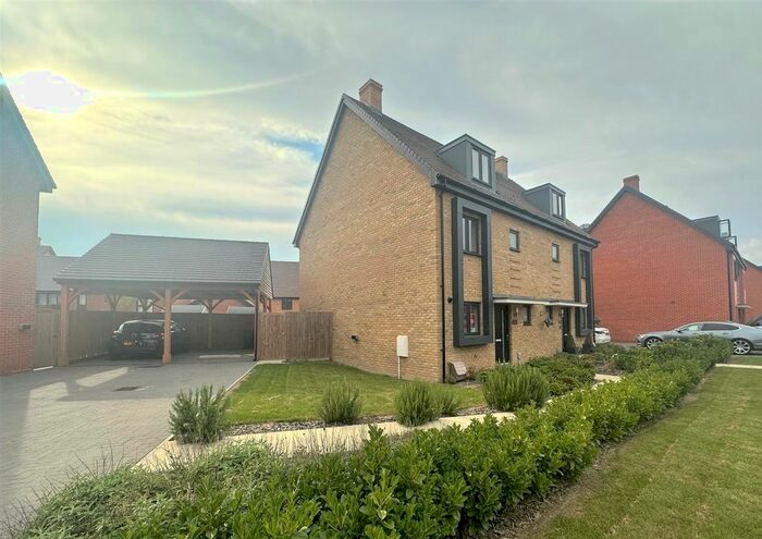 4 Bedroom Property To Rent In Heritage Road, Kingsnorth, Ashford, TN25