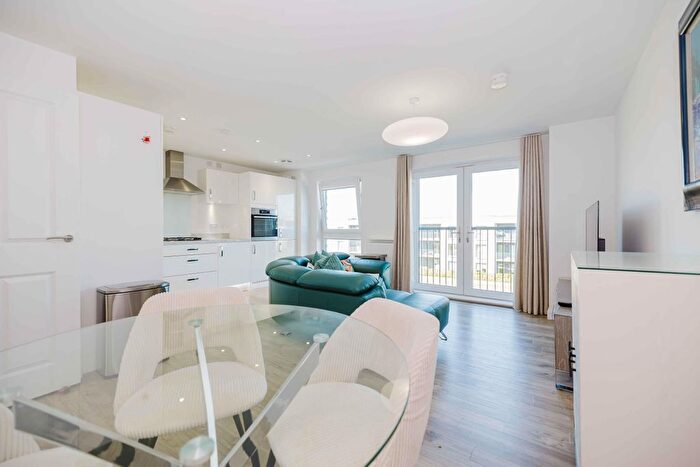 2 Bedroom Flat To Rent In Goldcrest Place, Edinburgh, EH4