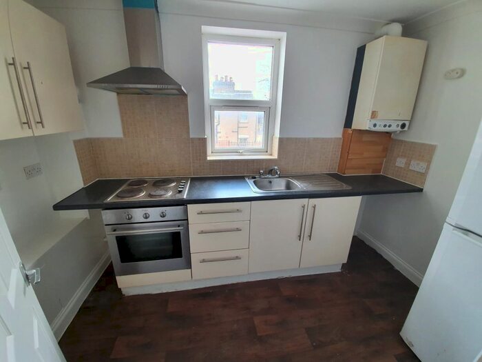 2 Bedroom Flat To Rent In Park Lane, London, N17