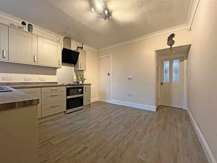 2 Bedroom End Of Terrace House To Rent In Bestwood Road, Bulwell, Nottingham, NG6