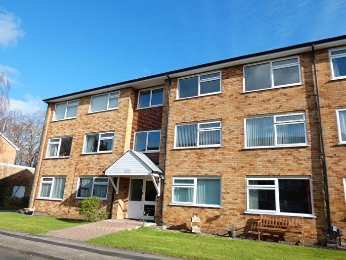 2 Bedroom Flat To Rent In Basingstoke, Hampshire, RG21
