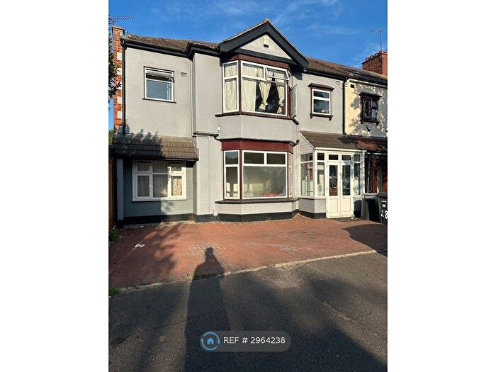 6 Bedroom Semi-Detached House To Rent In Mundon Gardens, Ilford, IG1