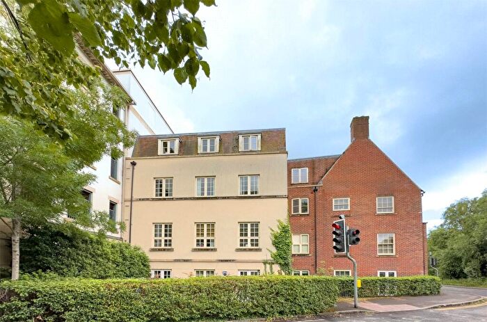 2 Bedroom Apartment For Sale In Woodford Way, Witney, Oxfordshire, OX28
