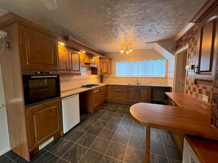 3 Bedroom Semi-Detached House To Rent In Kirkstone Avenue, Worsley, M28