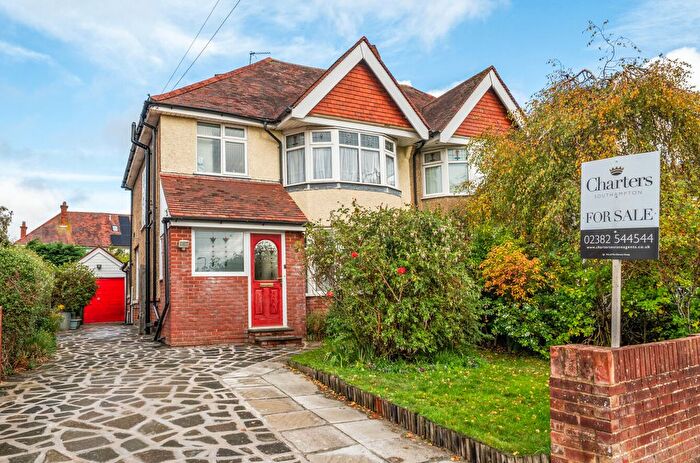3 Bedroom Semi-Detached House For Sale In Raymond Road, Upper Shirley, Southampton, Hampshire, SO15