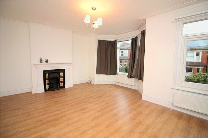 2 Bedroom Flat To Rent In Dollis Road, Finchley Central, N3