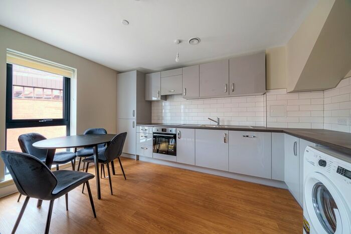 2 Bedroom Flat To Rent In Bartholomew Street, Newbury, RG14