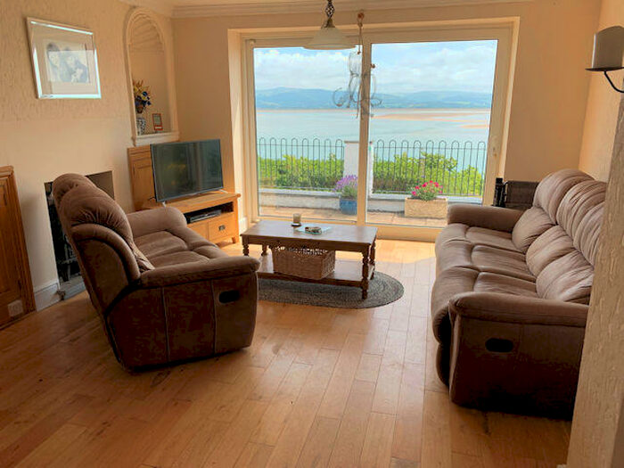 3 Bedroom End Of Terrace House For Sale In Plas Meirion, Aberdovey, LL35