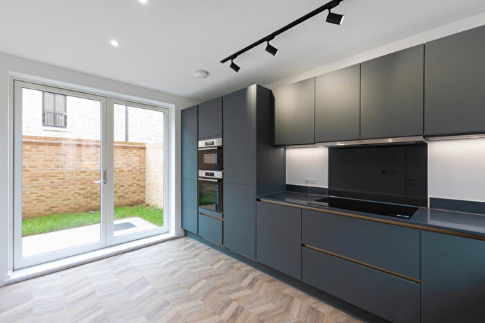 3 Bedroom House For Sale In Trinity Park, Woolwich, SE18