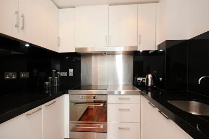 1 Bedroom Flat To Rent In New Providence Wharf, Fairmount Avenue, Blackwall, Canary Wharf, London, E14