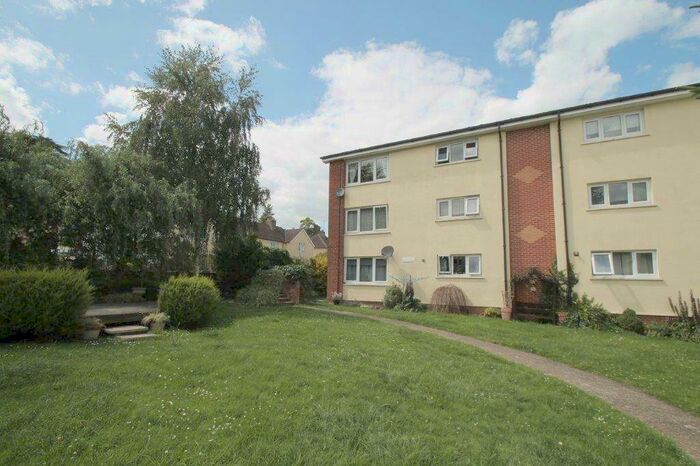 2 Bedroom Flat To Rent In Crouch Court, Tewkesbury, GL20