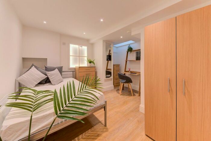 2 Bedroom Apartment To Rent In Junction Road, London, N19