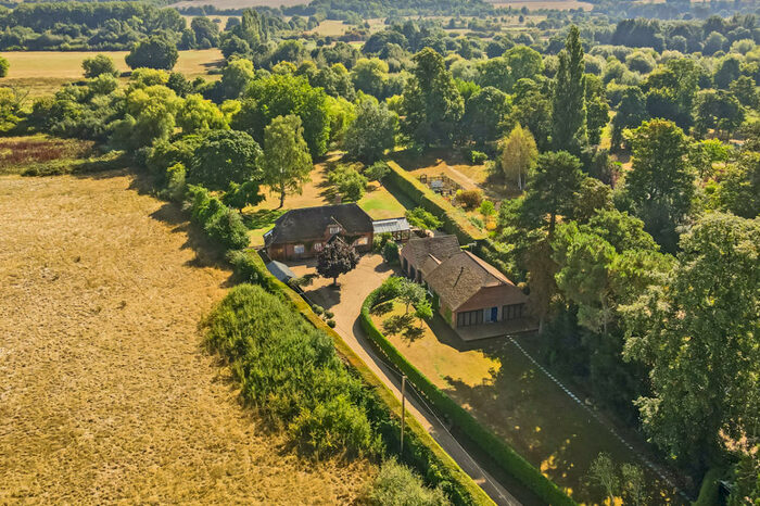 5 Bedroom Detached House For Sale In Reading Road, Cholsey, OX10