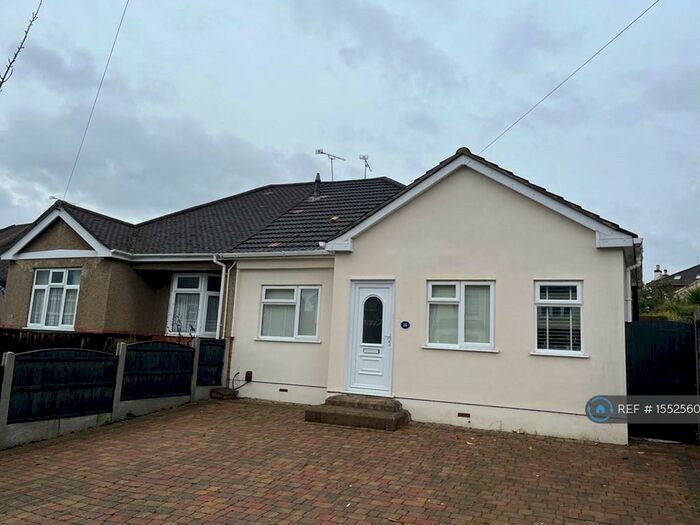 3 Bedroom Bungalow To Rent In Ethelburga Road, Romford, RM3