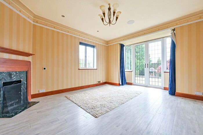 4 Bedroom Detached House To Rent In Wych Hill Lane, Woking, GU22