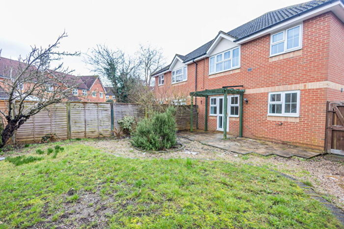2 Bedroom Maisonette For Sale In Dudley Close, Chafford Hundred, Grays, RM16