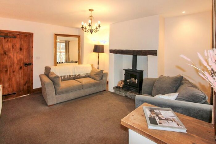 2 Bedroom Cottage To Rent In Market Place, Edenfield, Ramsbottom, Bury, BL0