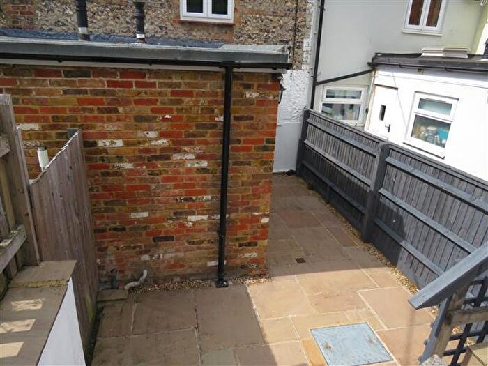 2 Bedroom Cottage To Rent In Western Road, Tring, HP23