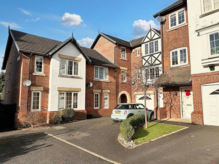 2 Bedroom Apartment To Rent In Oliver Fold Close, Worsley, M28