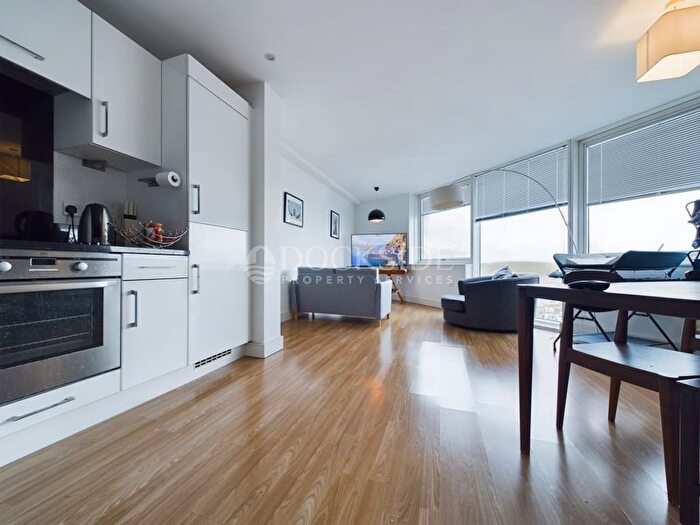 2 Bedroom Flat To Rent In The Quays, Chatham Maritime, ME4