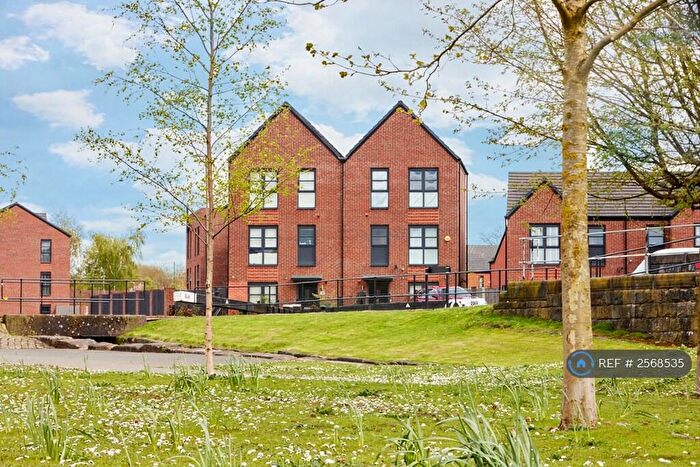 4 Bedroom Semi-Detached House To Rent In Bourdon Street, Manchester, M40