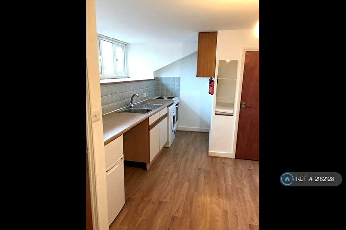 Studio To Rent In Thornlaw Rd, London, SE27