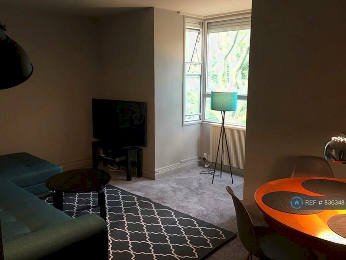 4 Bedroom Flat To Rent In Kestrel House, London, SW11