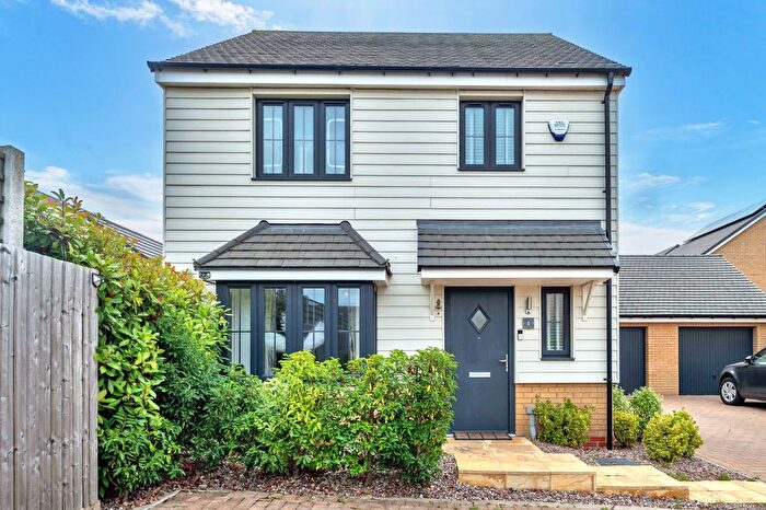 3 Bedroom Detached House For Sale In Hares Run, Fordham, CB7