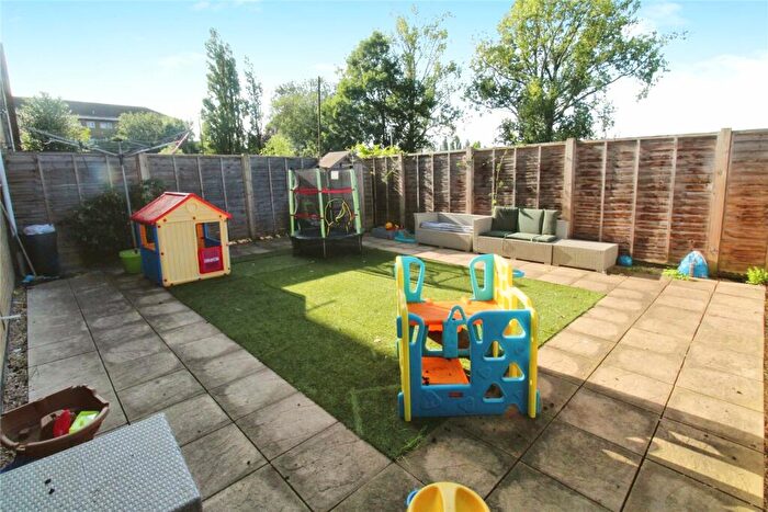 2 Bedroom Flat For Sale In Green Park Road, Southampton, Hampshire, SO16