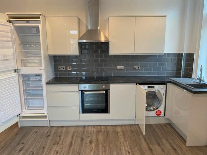 1 Bedroom Flat To Rent In Wesley Street, Ossett, Wakefield, WF5