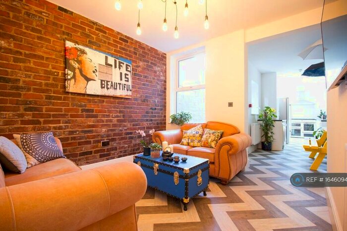 6 Bedroom Flat To Rent In Hannan Rd, Liverpool, L6