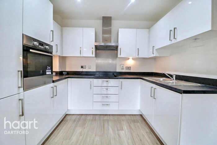 2 Bedroom Apartment For Sale In James Smith Court, Dartford, DA1