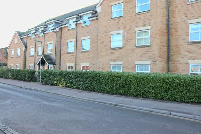 2 Bedroom Flat To Rent In North Road, Woking, GU21