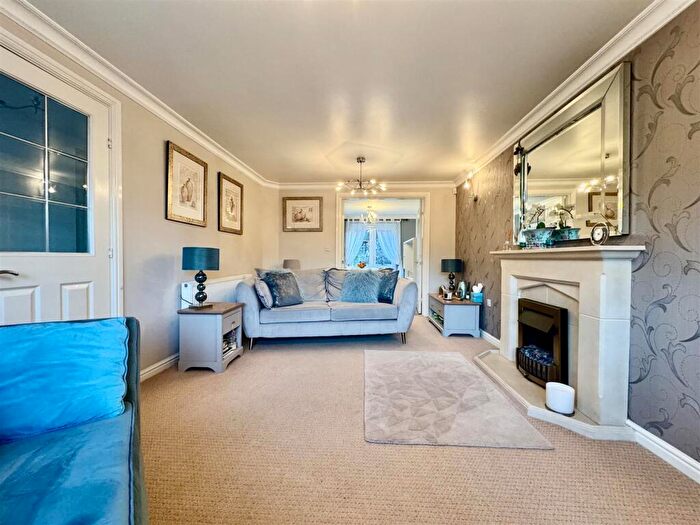 4 Bedroom Detached House For Sale In Tithefields, Fenay Bridge, Huddersfield, HD8