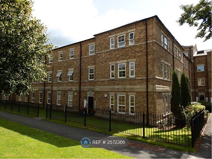 2 Bedroom Flat To Rent In Chaloner Green, Wakefield, WF1