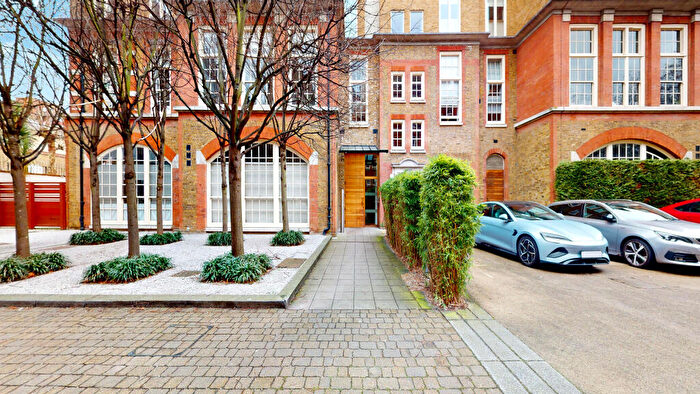 2 Bedroom Flat For Sale In Stepney City Apartments, Clark Street, London, E1