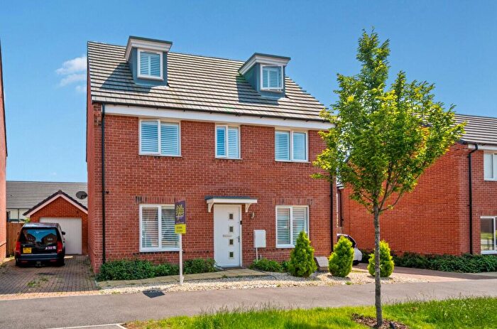 5 Bedroom Detached House For Sale In Angora Road, Andover, SP11