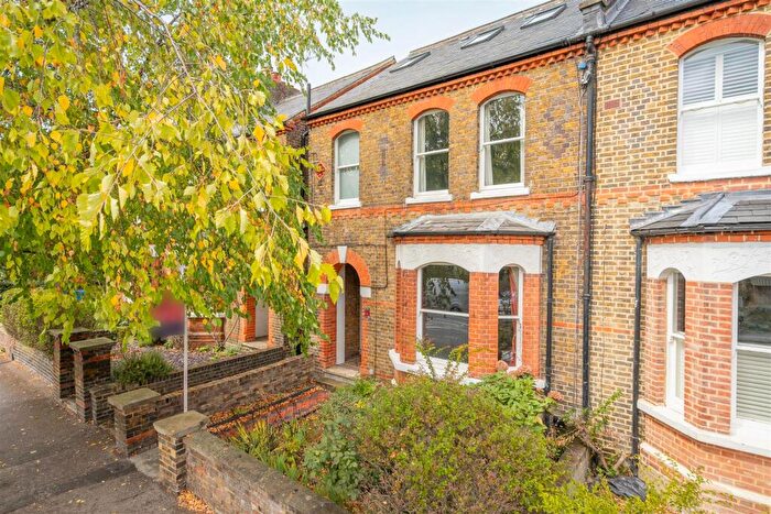 5 Bedroom Semi-Detached House For Sale In Frances Road, Windsor, SL4